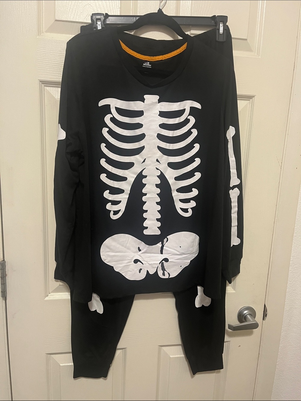 Celebrate! Halloween 2 piece Skull/Bones PJ Set with Orange Trim XL
